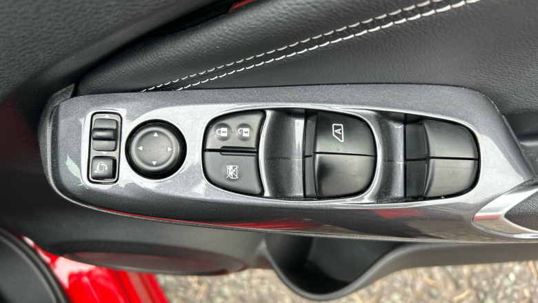 Nissan Juke 1.0 DiG-T 114 Tekna 5dr DCT Petrol Hatchback